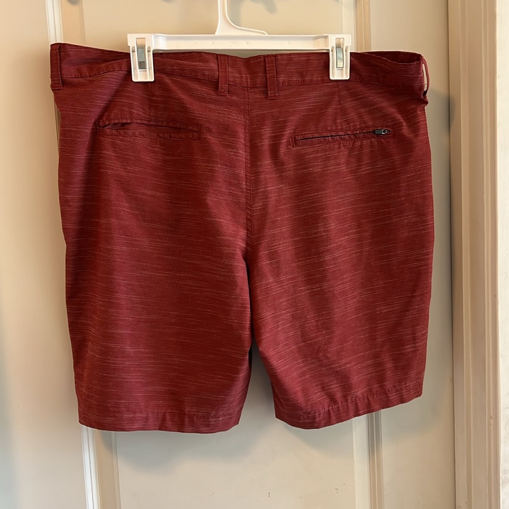 Red George dress shorts - Picture 2 of 4